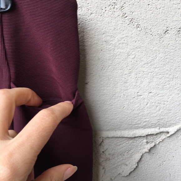 NEW Lululemon A New Route Skirt Cassis I Size 12 - Picture 6 of 9